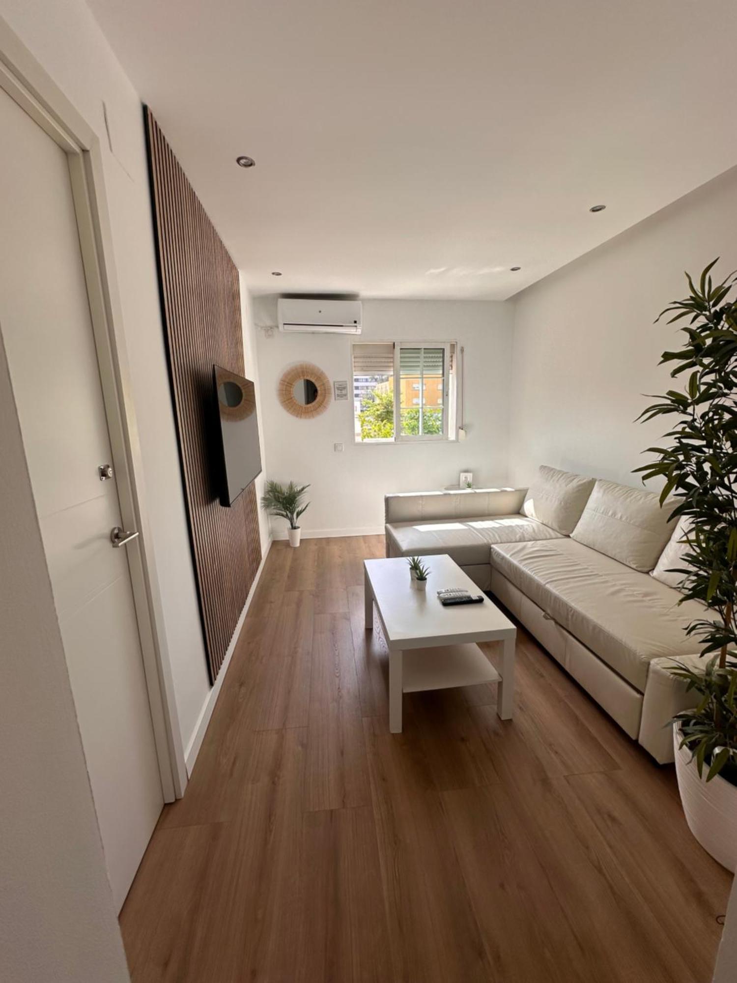 Claveles De Luxe Apartment มาลากา ภายนอก รูปภาพ