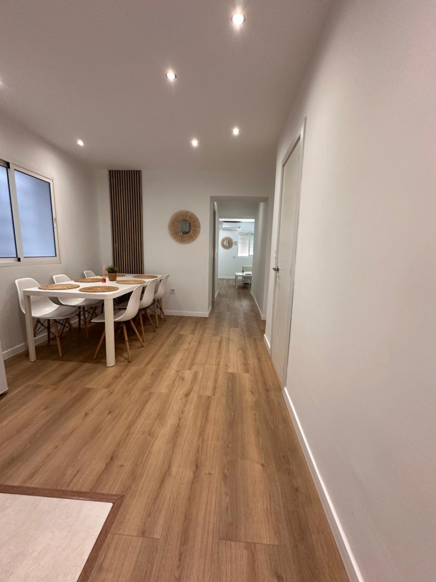 Claveles De Luxe Apartment มาลากา ภายนอก รูปภาพ