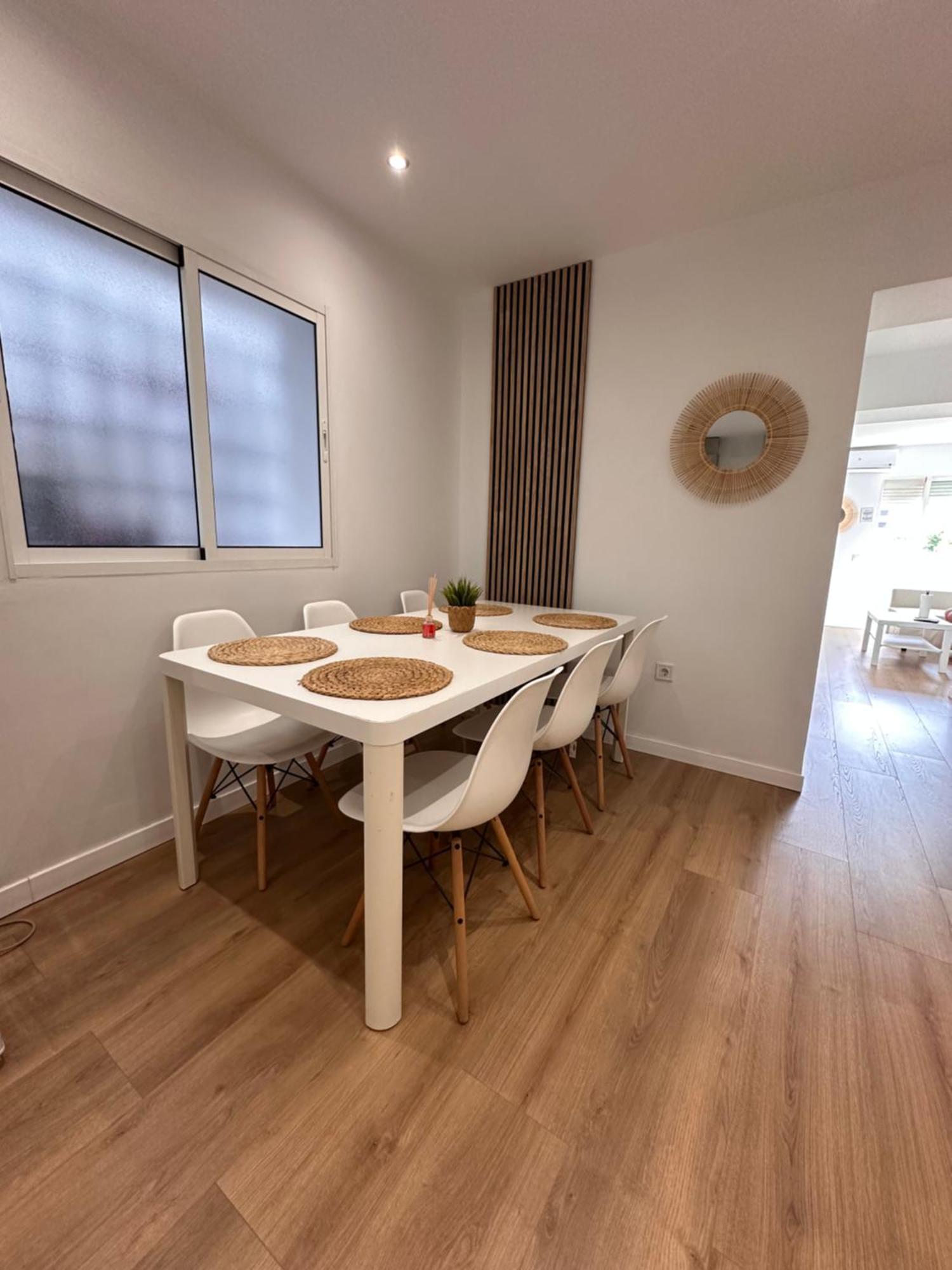 Claveles De Luxe Apartment มาลากา ภายนอก รูปภาพ