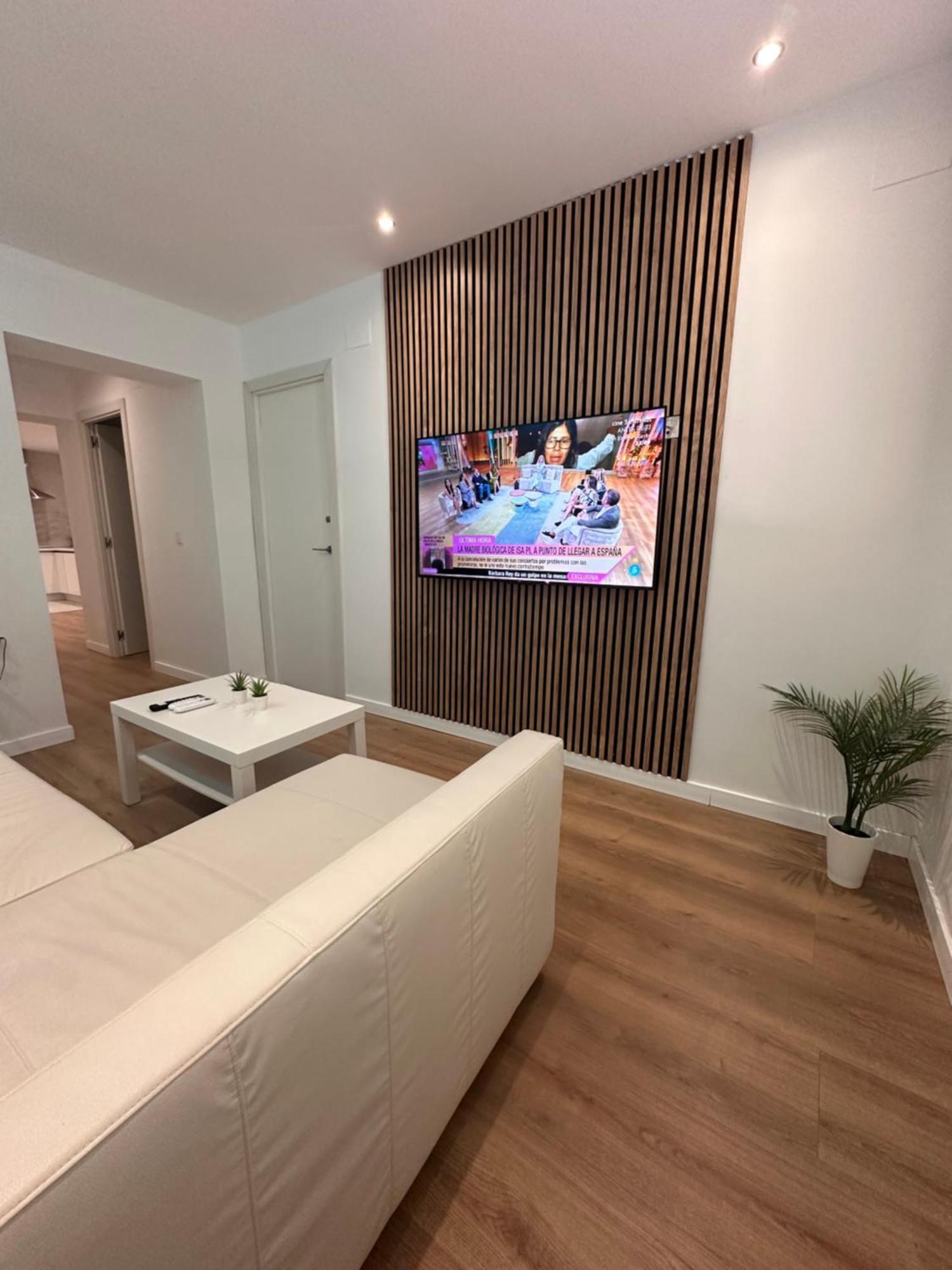 Claveles De Luxe Apartment มาลากา ภายนอก รูปภาพ