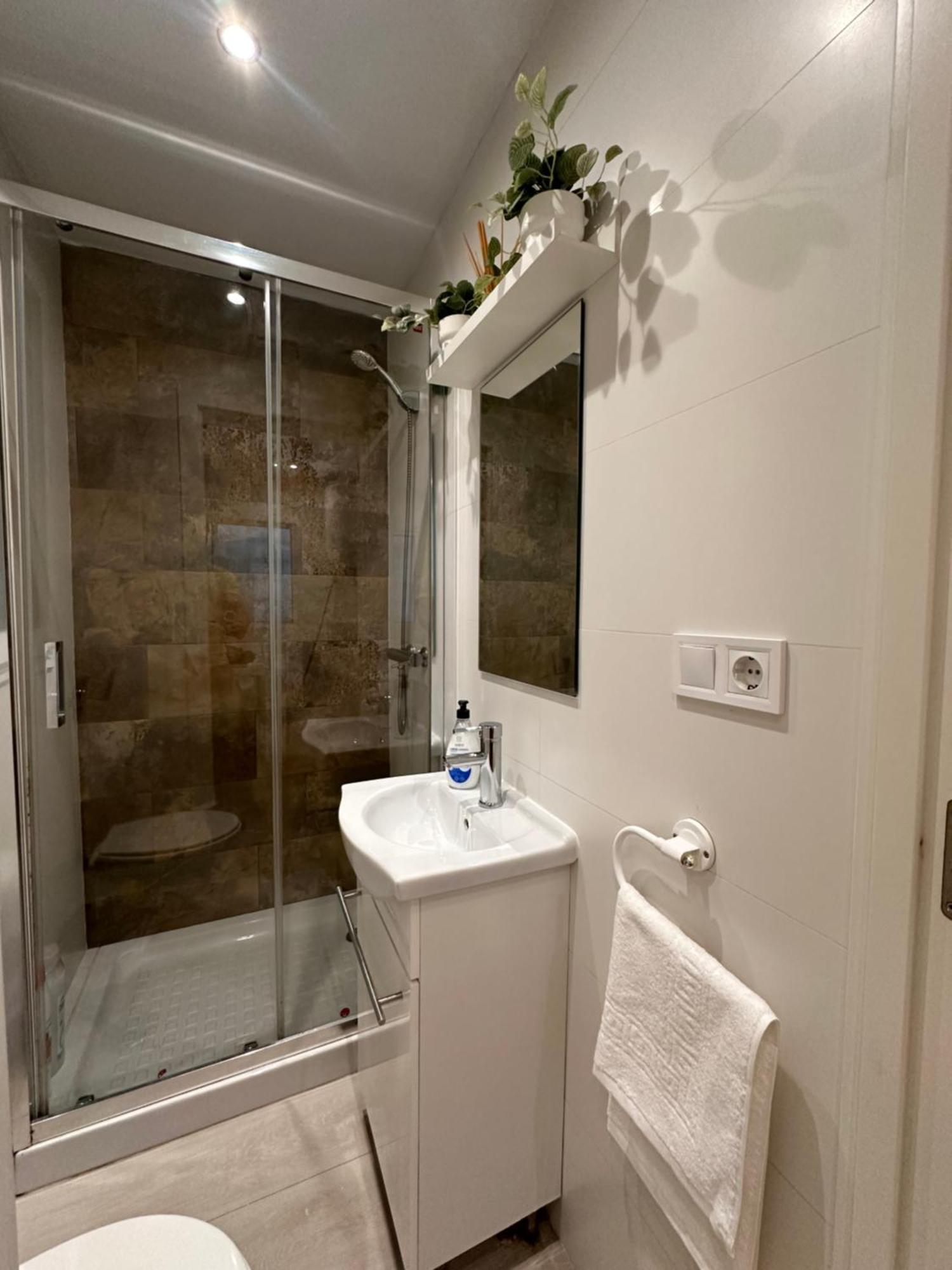 Claveles De Luxe Apartment มาลากา ภายนอก รูปภาพ