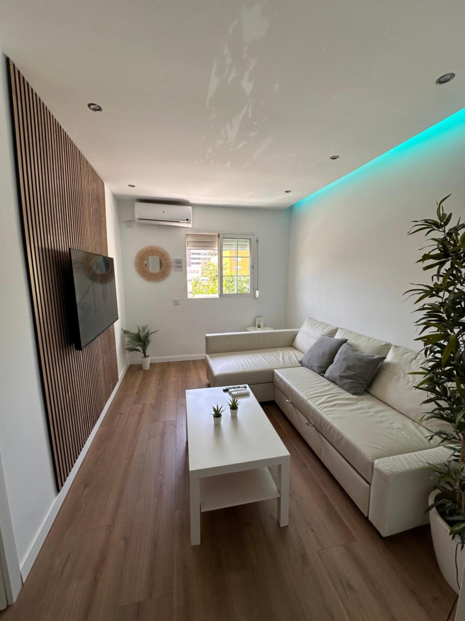 Claveles De Luxe Apartment มาลากา ภายนอก รูปภาพ