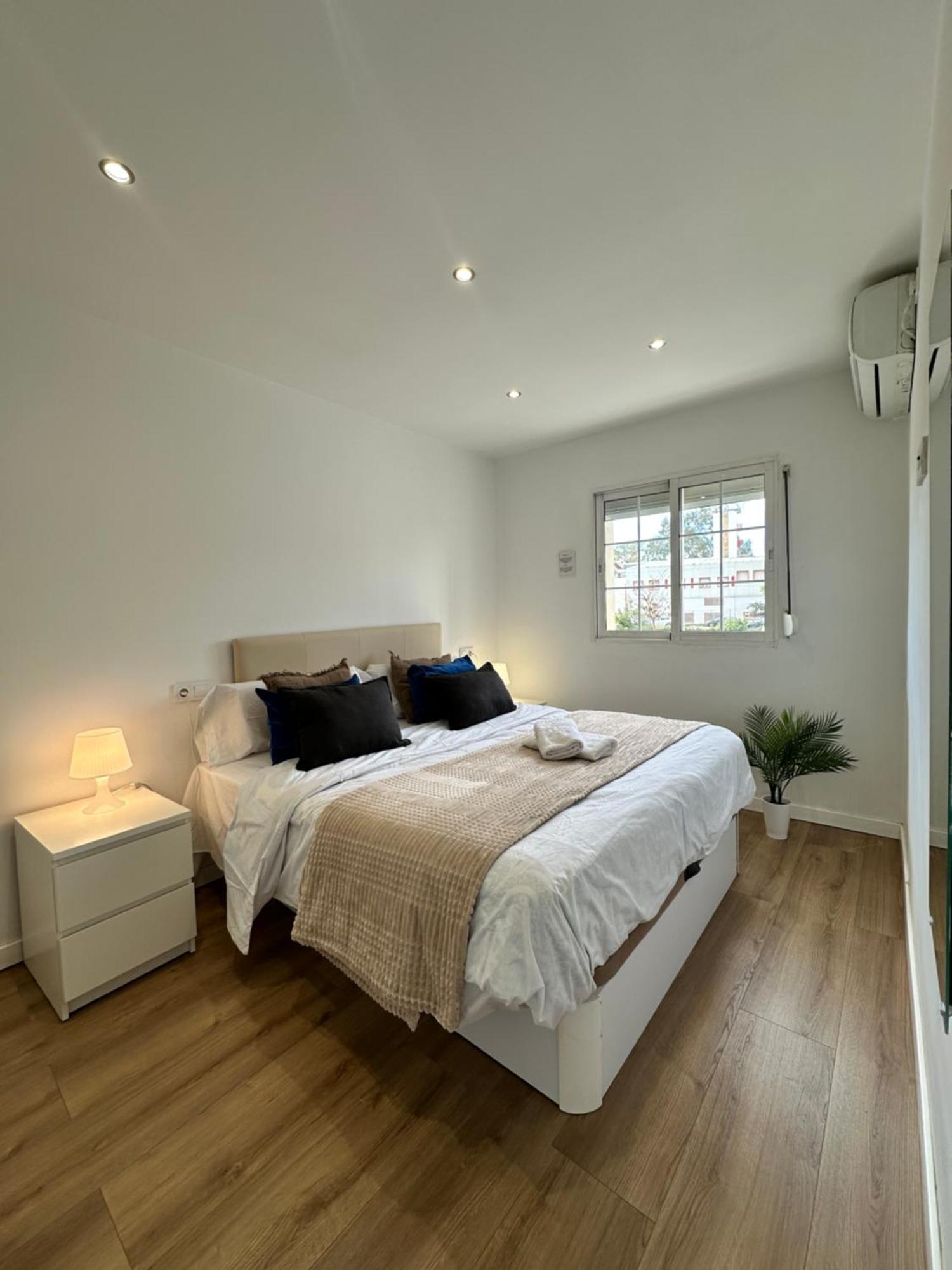 Claveles De Luxe Apartment มาลากา ภายนอก รูปภาพ
