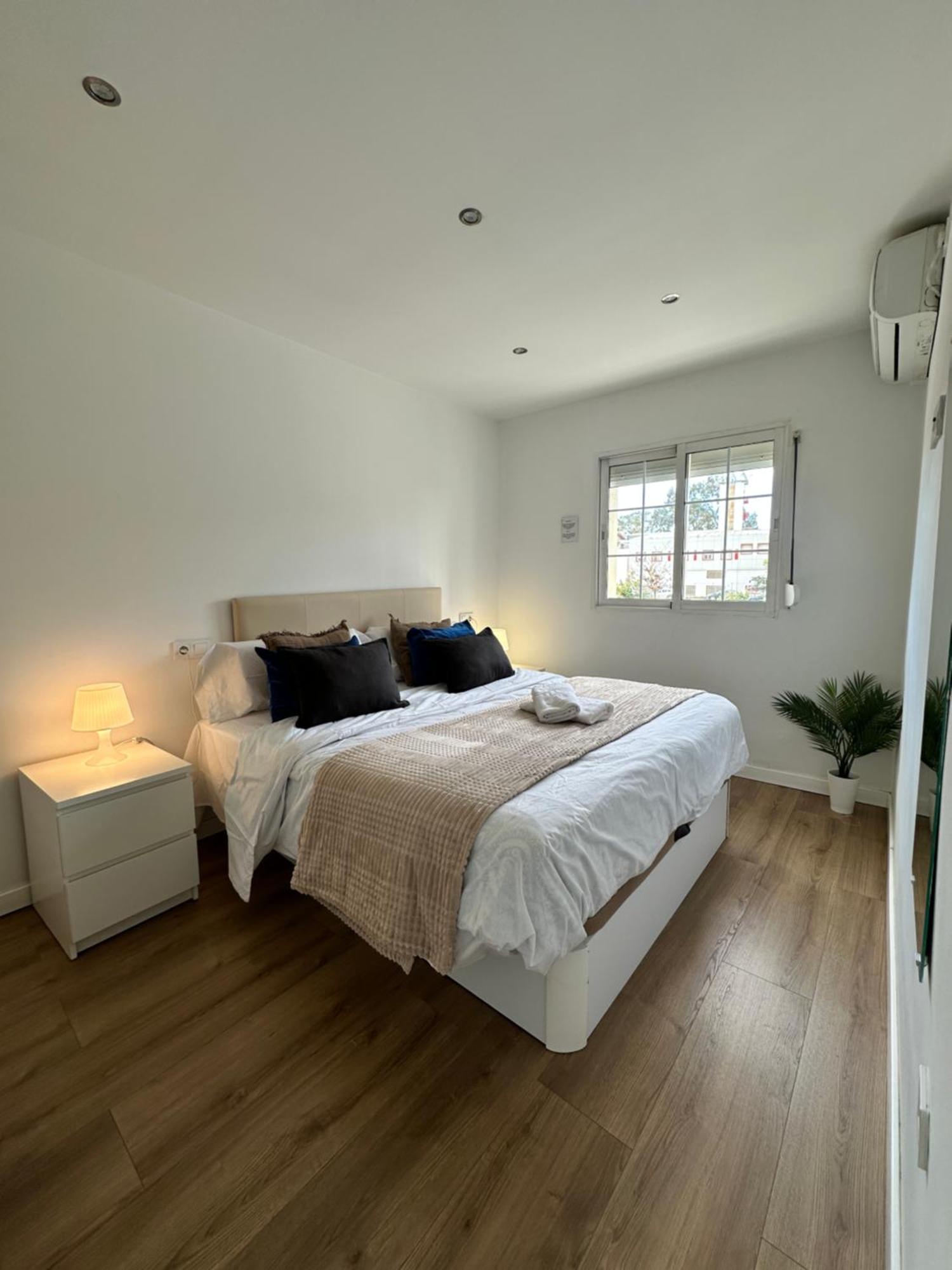 Claveles De Luxe Apartment มาลากา ภายนอก รูปภาพ