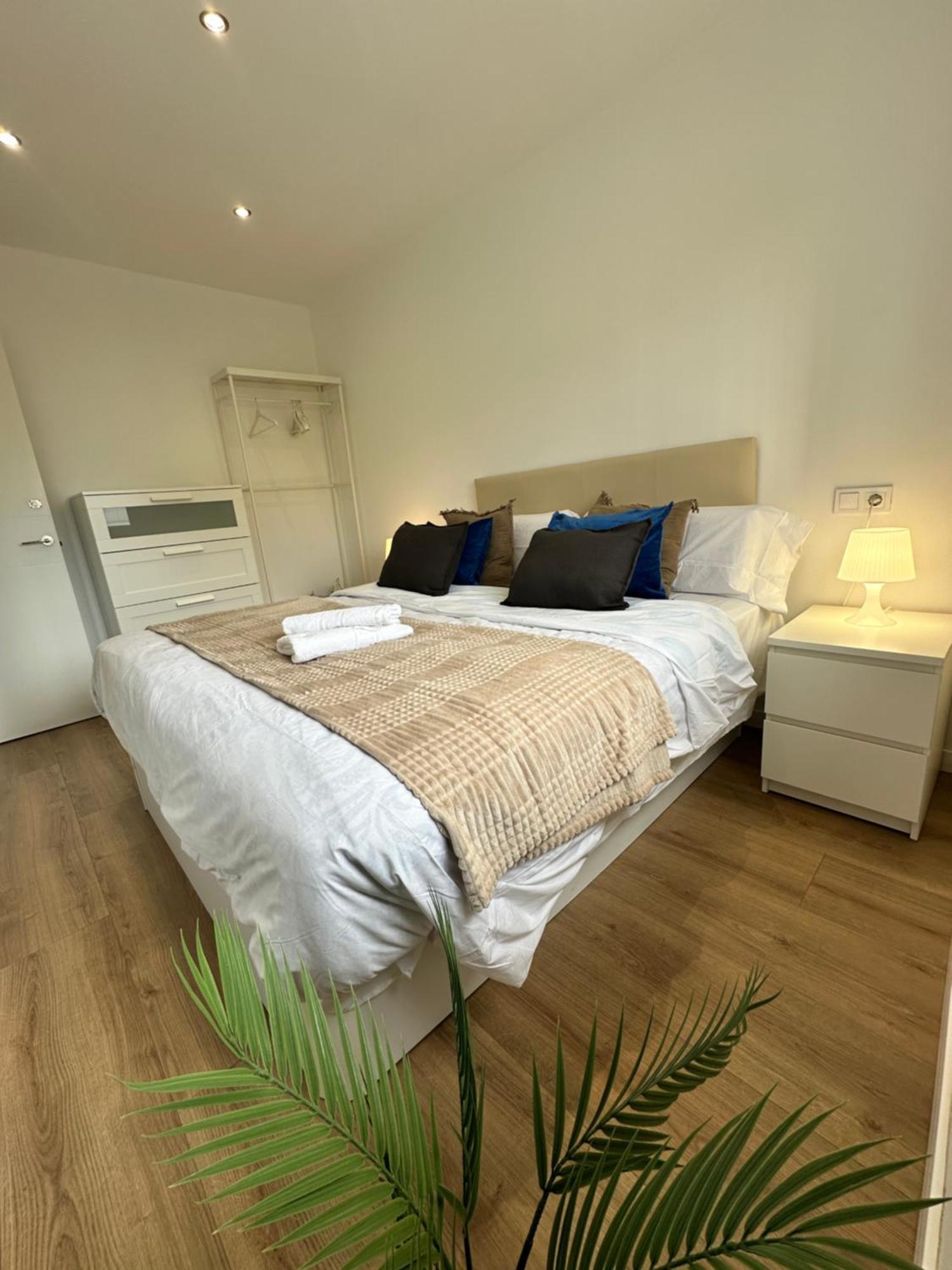 Claveles De Luxe Apartment มาลากา ภายนอก รูปภาพ