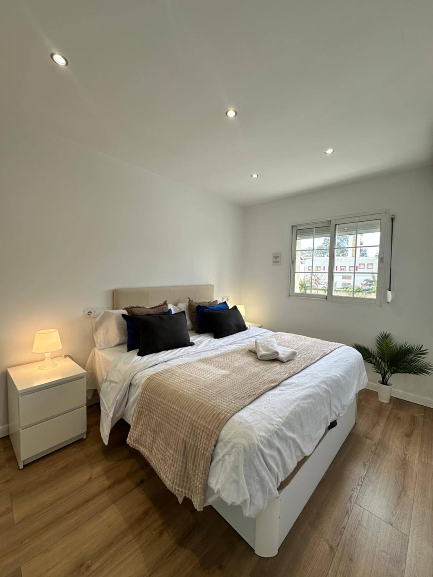 Claveles De Luxe Apartment มาลากา ภายนอก รูปภาพ